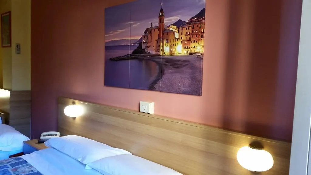 ** 酒店 Augusta Albergo B&B 卡莫利 意大利
