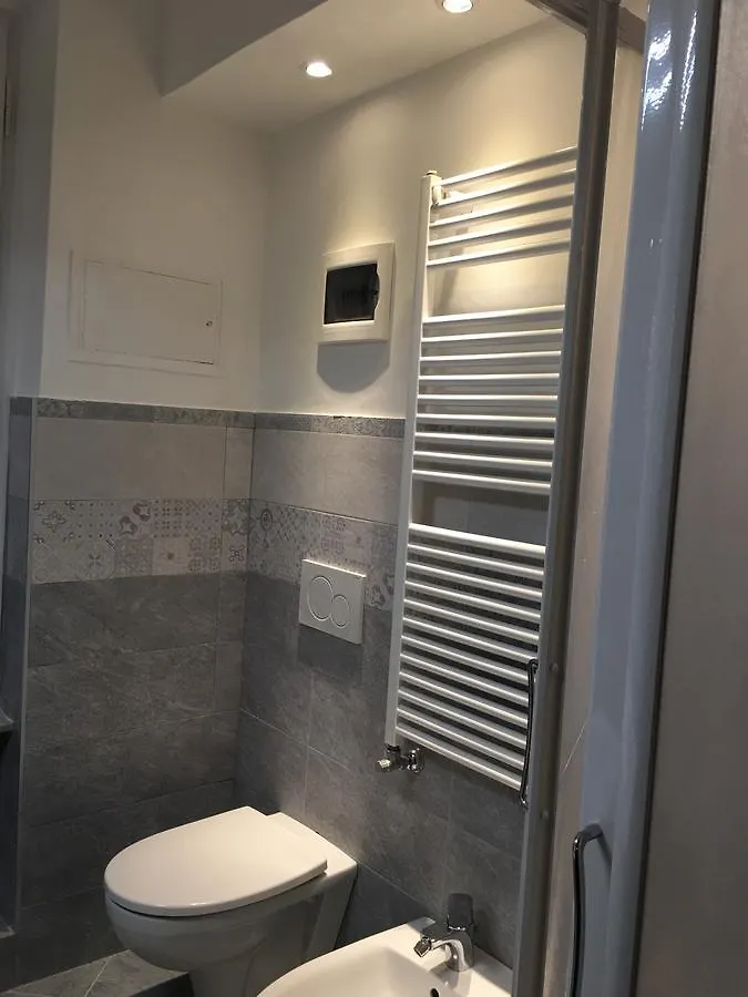 Augusta Albergo B&B 卡莫利