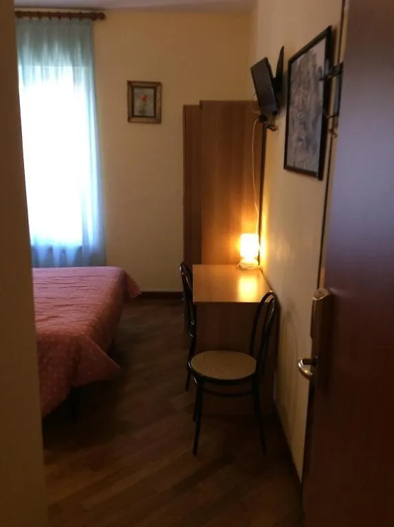 酒店 Augusta Albergo B&B 卡莫利
